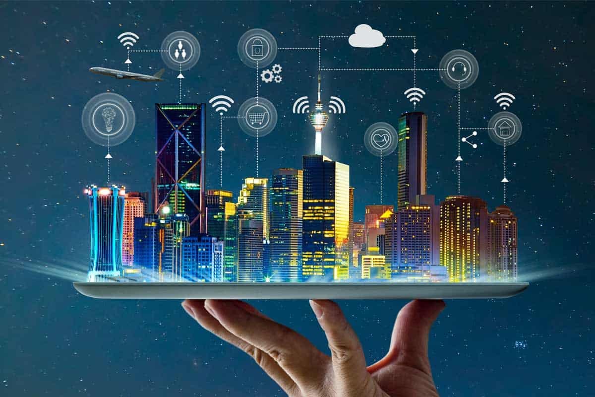 a hand to provide example of edge computing