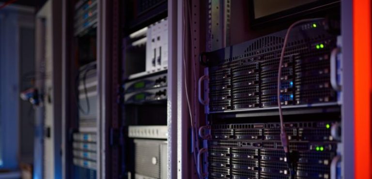 What Is Data Center Storage? | phoenixNAP IT Glossary