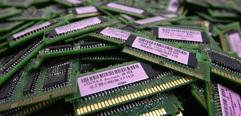 swap partition vs swap file